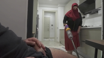 MAID CATCHES MAN JERKING OFF TURKYE