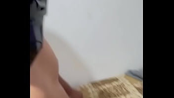 ENTREGADOR SUBIU PRA BEBER AGUA E OFERECI MEU CUZINHO PRA ELE