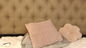 Lyala Moon Private Show
