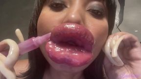 RubyDollLipz's 9-5-23 Growing XXL Doll Lips