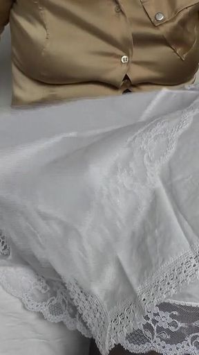 Cumming Training: Cum on My White Lace Handkerchief, Lady Victoria Valente