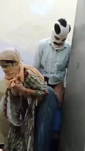 Diwali par Kaam karne aayi lady Worker ki sath ke Majdur ne Kar diya chudai mast choda, hindi dirty talk sex   Clip 1