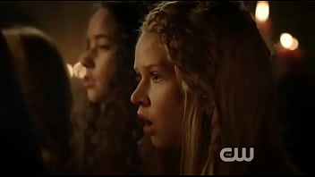 Caitlin Stasey masturbate cut-scene from the CW'_s REIGN