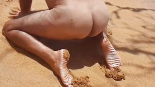 Brasiliansk, voyeur, klänning – offentlig solotjejfilm med amatör crossdresser-kille som onanerar