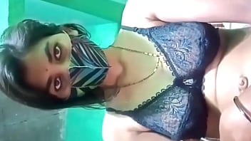 Granddaughter enjoyed sex by putting finger in her pussy, full desi xxx video viral in hindi mms