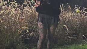 Hot girl pee on public