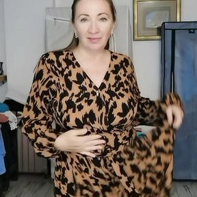 Chic and Sophisticated: Busty Hot GILF MariaOld&#039; Strip Dance Session