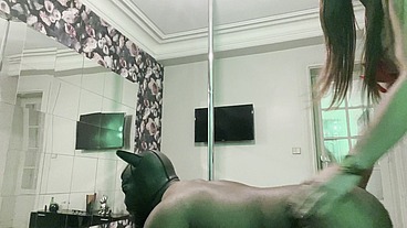 Priscila Araújo entregando presente de natal pra fã e dá uma fodida gostosa no cuzinho dele