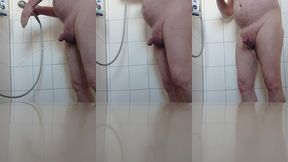 pissen am morgen in der dusche