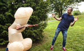 Two hotties play pranks on each other before sex