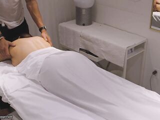 Cheating Wife Screws the Massage Therapist