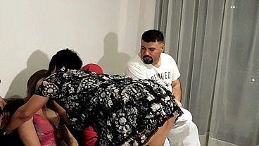 PERLA LOPEZ, NINFOMANIAC PSYCHOLOGIST FUCKING a group of patients in therapy