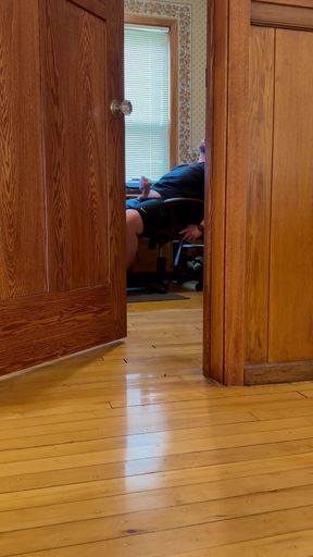 Office amateur wanks solo to her hidden cock obsession