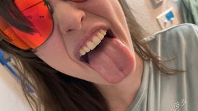 Giantess Stomping and Vore