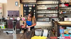 Hot blonde cougar Jennifer Mendez's amazing and horniest homemade sex story