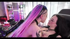 Fucking a Girl with Strap!
