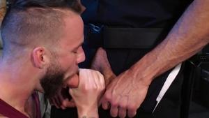 HotHouse.com: Muscle bodybuilder has a thing for choke