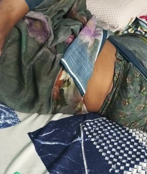 Nattukattai Tamil Aunty on Bed