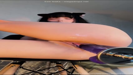 Wannabeyours Shows Off Her Anal Plug and Orgasms With Her Sex Machine