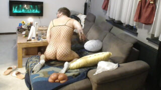 Gays alemães caseiros em lingerie de rede recebem creampies sem camisinha