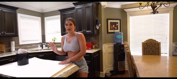 Aunty Kendra Makes Moving Fun