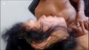 Madrastra complace a dos hermanos pervertidos .