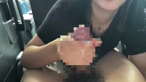 保育園の送迎終わりにチンポしゃぶりにきた美人妻