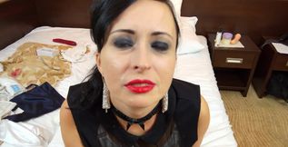 This time Wanilianna in wearing high-laced fetish boot with high heels along with brown genuine nylon stockings.