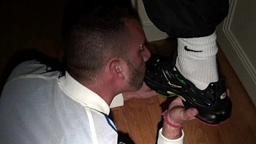 528 fucked by straight int he sport lockers