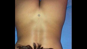 Casada novinha tem video vazado do carnaval e marido corno descobre tudo.