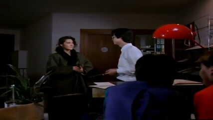 -Paris Emma(   ),1988.