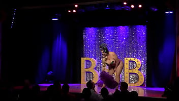 Bambi LaFleur- Madame Grape- Munich Burlesque Festival 2016