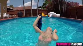 Poolside seduction with stepsister