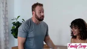 Alexis Malone asks, `Do You Think You Can Help Stretch Out Your SwapMom?' -S10:E8