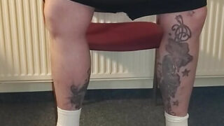 ASMR jarak dekat pada pantat gemuk ayah beruang Jerman yang montok dicerca, melancap untuk pancutan air mani yang meletup