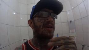 eu e meu amigo comendo uma puta morena safada