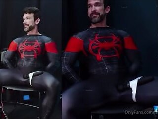 Spider man jerks off