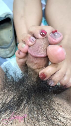 Acoletteyyy's Freshly Bared Feet From Dollshoes Feels So Tickish to His Cock Head That Made Him Cum Hard After Edging