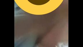 Mi t&iacute_a me muestra su culote cuando la llamo