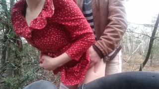 I went to pee in the forest and got hardcore fisting and creampie (Public fisting)