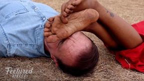 How weak and pathetic do you look with my dirty feet on your face (Full HD 1080p MP4)