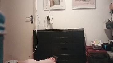 Back at home I tried that yoga again, with a few of my normal routine stretches at the end. This is the speedy version
