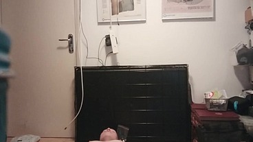 Back at home I tried that yoga again, with a few of my normal routine stretches at the end. This is the speedy version