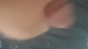 Seule en chaleur, la belle femme française se fait du bien