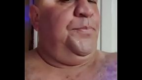 MULHER DE 24 ANOS TRAINDO O NAMORADO ESSA NOVINHA SAFADA ENQUANTO TRANSAVA COM O COROA FICAVA MANDANDO MENSAGEM PARA O NAMORARO ELA ADORA LEVAR PAU NA BUCETINHA