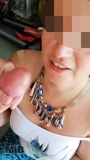 I persuaded my girlfriend to try to cum in her mouth,And what did it end up as