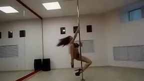Leila pole dancing
