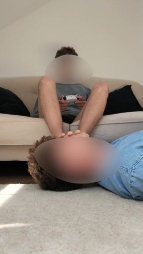 slave worships 18 year old gamer's feet 🕹️😈
