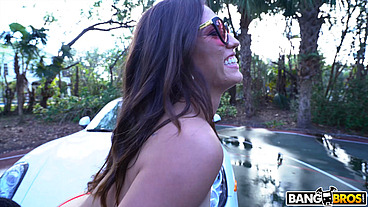 Kelsi Twerk Carwash