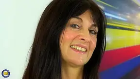 Sexy Milf Brunette With A Great Body In Black Lingerie - MatureNl